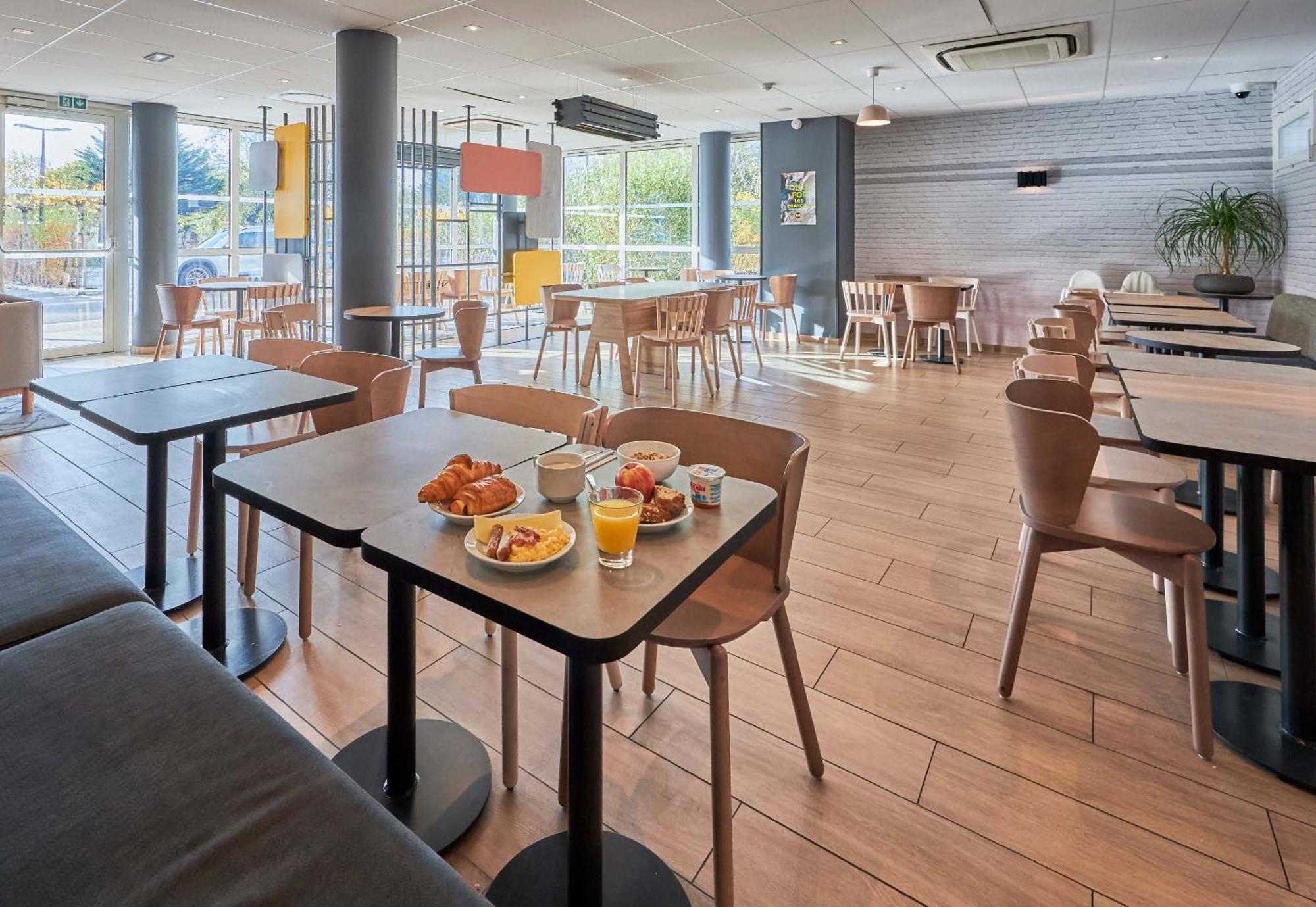 B&B Hotel Ouistreham Exterior photo